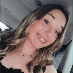 Meet your Posher, Carly